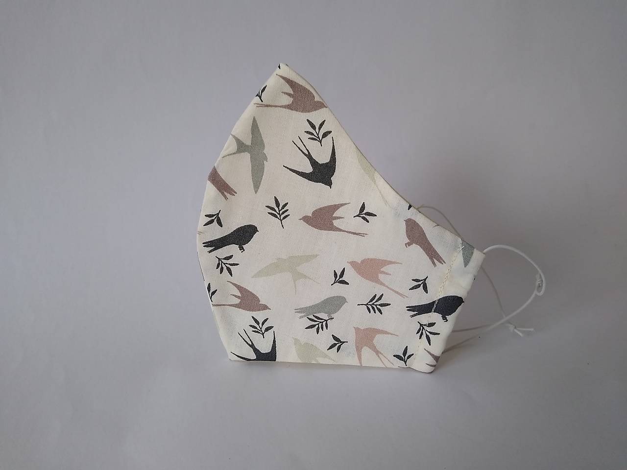 Dizajnové rúško lastovičky prírodné farby tvarované dvojvrstvové