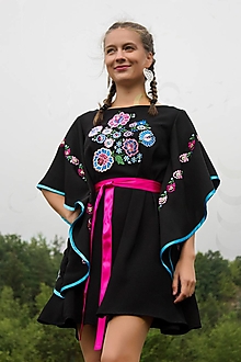 Šaty - Vyšívané šaty z Pliešoviec – čierne s motýlími rukávmi - 12723327_