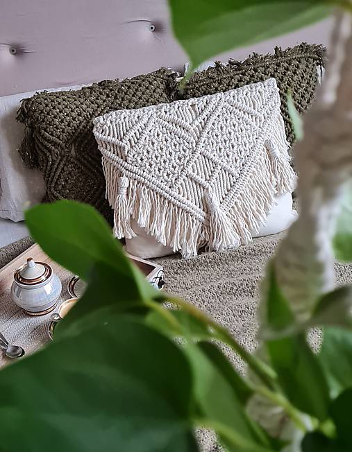 Úžitkový textil - Macrame vankúš "Bohemian" - 12719982_