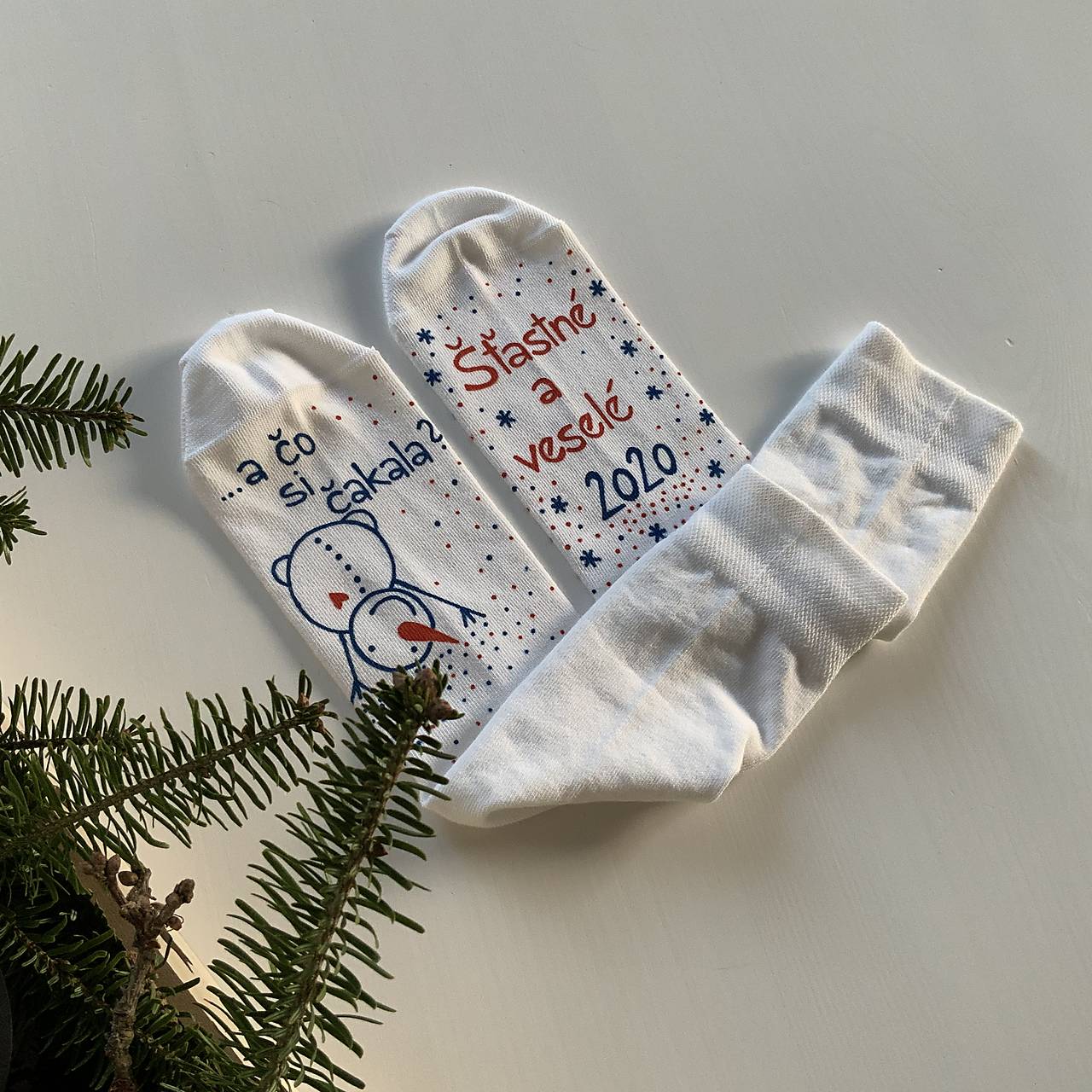 Maľované vianočné ponožky s nápisom: "A čo si čakal?..." alebo na želanie (biele (červená + modrá maľba))