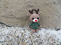 Háčkovaný sobík Rudolf vo vianočnom svetríku :-)