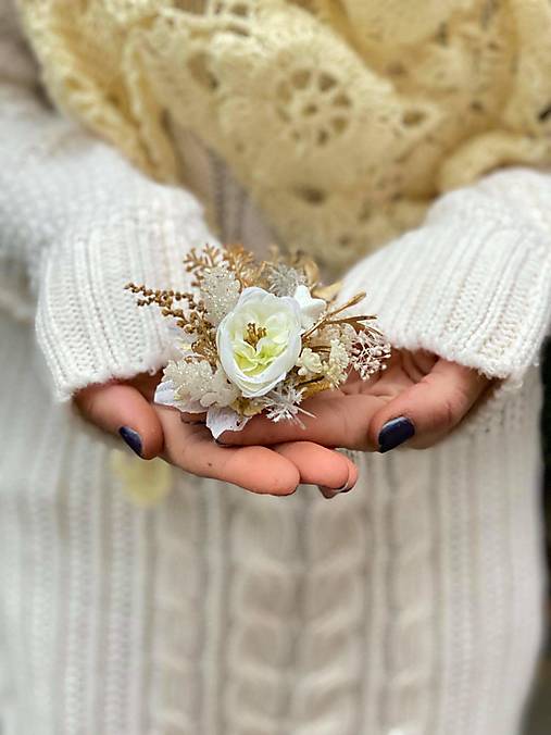 Kvetinová brošňa "zimný čas"