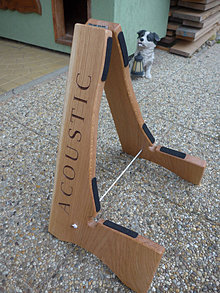 Iné - Skladací drevený stojan na gitaru (dub) - 12755920_