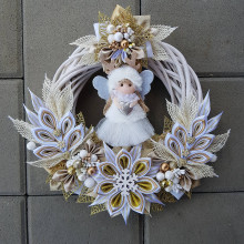 Dekorácie - Vianočný veniec zlato biely, korčule, anjelik, s nápisom Veselé Vianoce  (Anjelik) - 12759120_