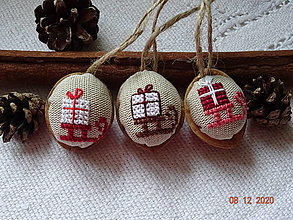 Dekorácie - Oriešky vianočné sane a darčeky - 12755924_