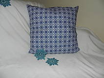 Úžitkový textil - Vianočný vankúš modrý väčší - sánky so srnkou - 12763923_