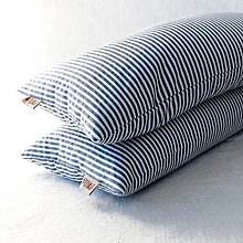 Úžitkový textil - Šupkový FILKI vankúš 40 cm (modro-biely úzky prúžok) - 12759520_