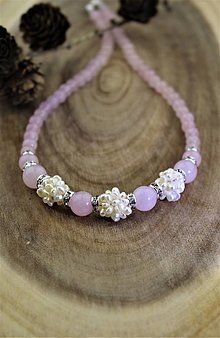 Náhrdelníky - perly a ruženín náhrdelník - 12768921_