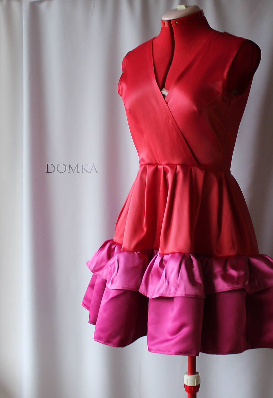 VÝPREDAJ - Červeno ružové šaty s bohatou sukňou 