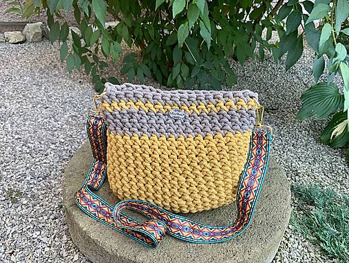 Kabelky - LanaCrossbody horčicová s pásikmi - 12783341_