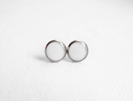 Náušnice - Živicové náušnice 0,8 cm - Biele (chirur.oceľ) - 12788984_