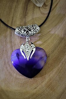 Náhrdelníky - achátové srdce prívesok - "fialky z čarovného sveta" - 12792053_