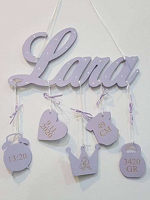 Drevené meno s údajmi o narodení + korunka Purple