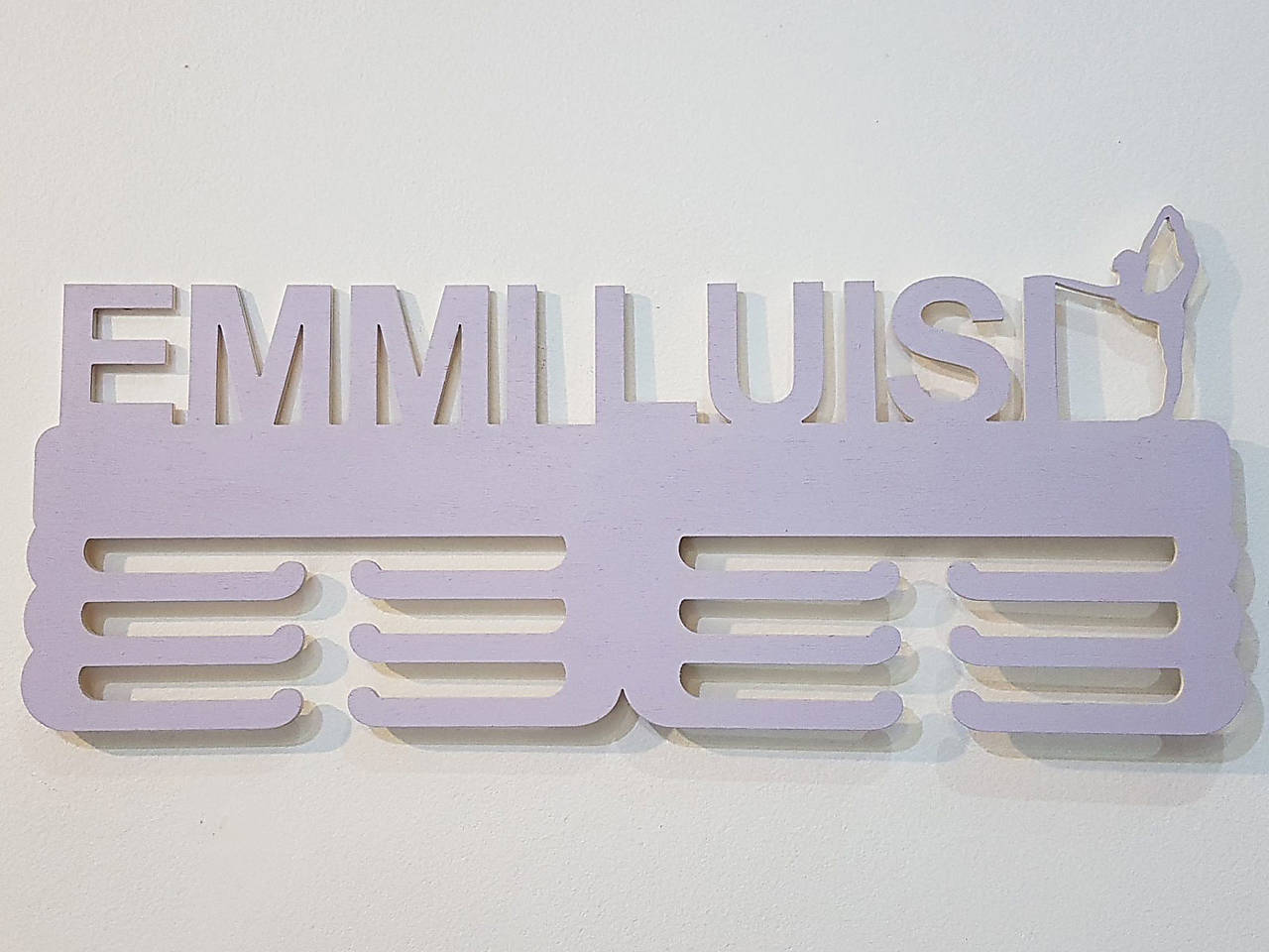 Vešiak na medaily s menom 45cm MAĽOVANÝ