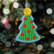 Dekorácie - Vianočný stromček Fimom vyšívaný - klbká (ozdoba) - 12792891_