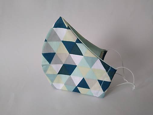 Dizajnové rúško trojuholníky mint tvarované dvojvrstvové