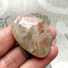 Minerály - Slnečný kameň kabošon / mix tvarov SL1 (č.1) - 12802354_