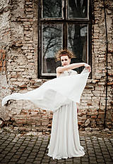 Šaty - Svadobné šaty z bavlnenej kajky so širokým pásom a závojom - 12802940_