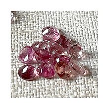 Minerály - Turmalín brúsený kruh / 4mm (Ružový rubelit) - 12803898_