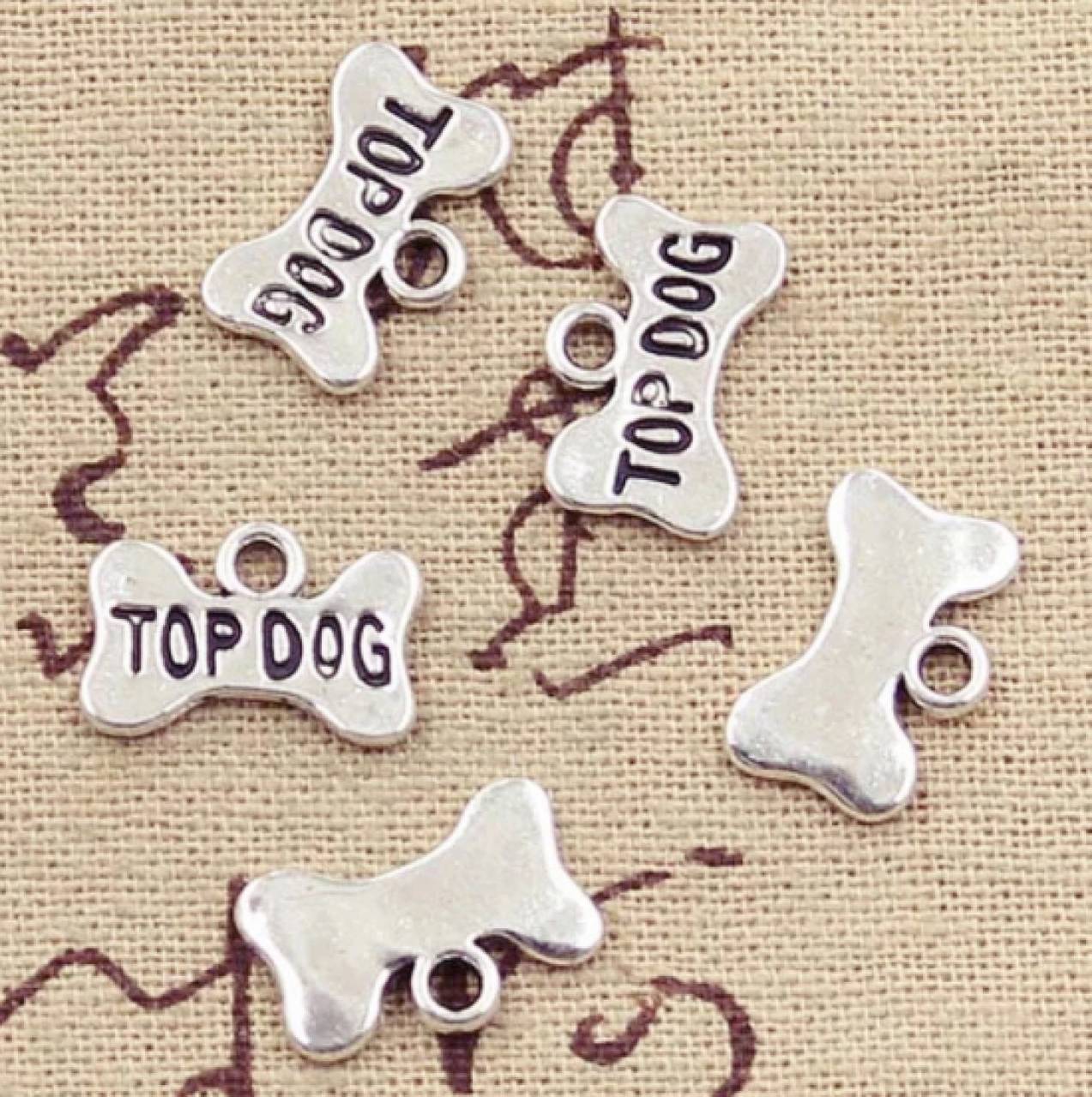 Prívesok kostička 1 x 1,6 cm