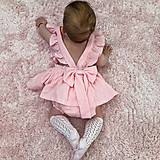 Detské oblečenie - Vtáčatko - mušelínové šaty s volánmi a mašľou (lila) - 12807089_