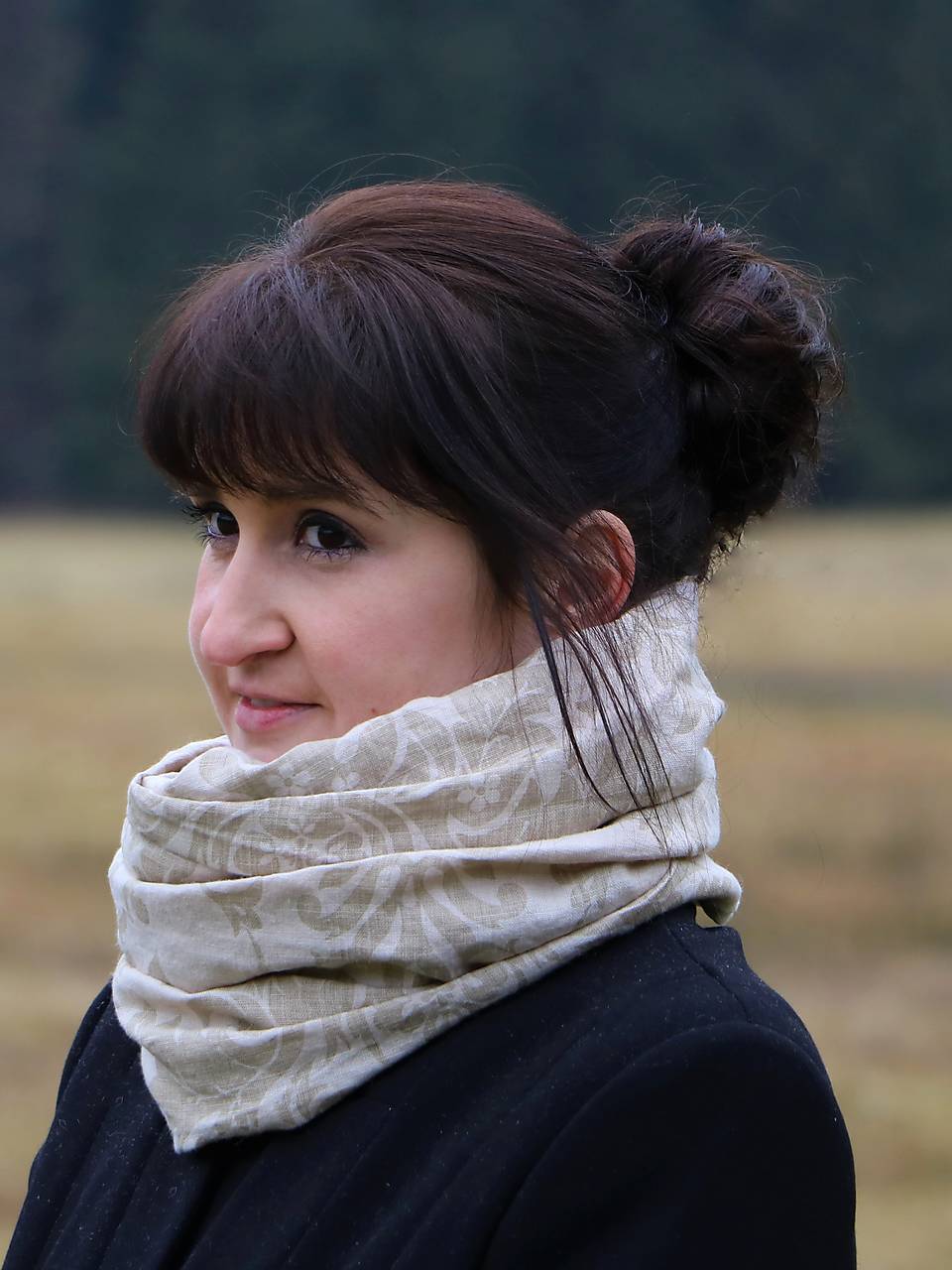 Štýlový ľanový nákrčník béžový ornament