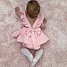 Detské oblečenie - Vtáčatko - mušelínové šaty s volánmi a mašľou (baby ružová) - 12817597_