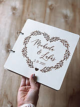 Papiernictvo - Svadobná kniha hostí personalizovaná, drevený fotoalbum - Srdce - 12819198_