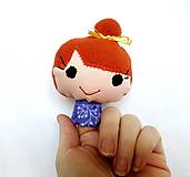 Hračky - Prstová maňuška človiečik (pani / maminka) - 12820052_