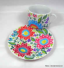 Nádoby - porcelánová šálka Kvetinové ornamenty (červená+ružová+zelená) - 12825428_