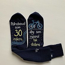Ponožky, pančuchy, obuv - Maľované tmavomodré ponožky k narodeninám (pre cyklistu S MENOM) - 12827416_