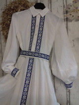 Šaty - "Floral folk" ľanové dlhé košeľové šaty  (biely ľan - modro biela bordúra) - 12844167_
