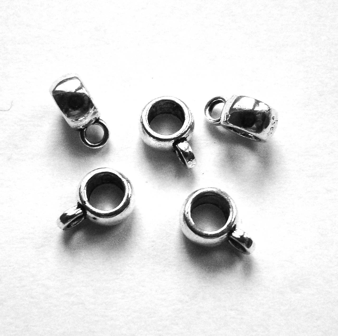 Záves-1ks (8,6x3,5mm/otvor 3,8mm)