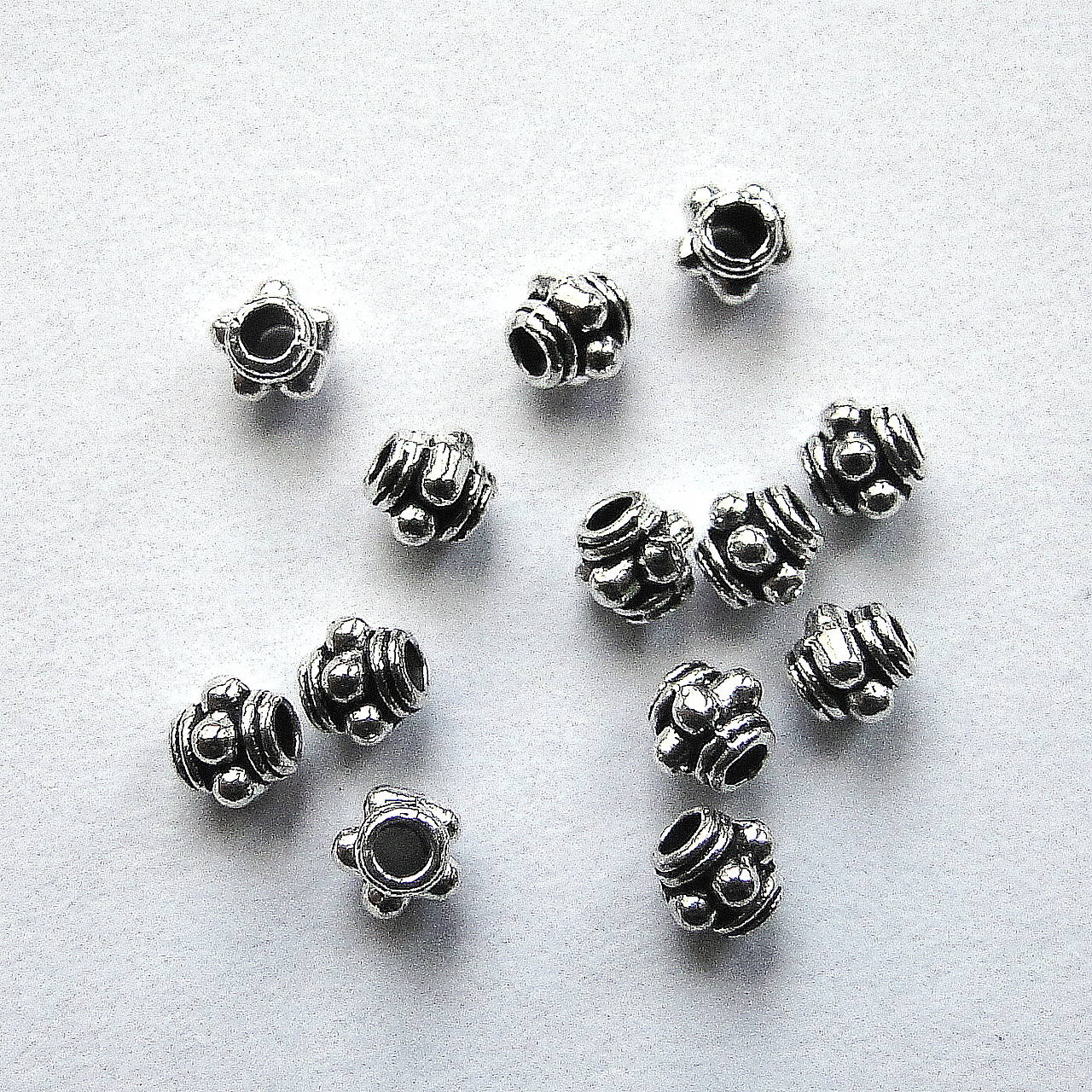 Kovové korálky 3mm-1ks