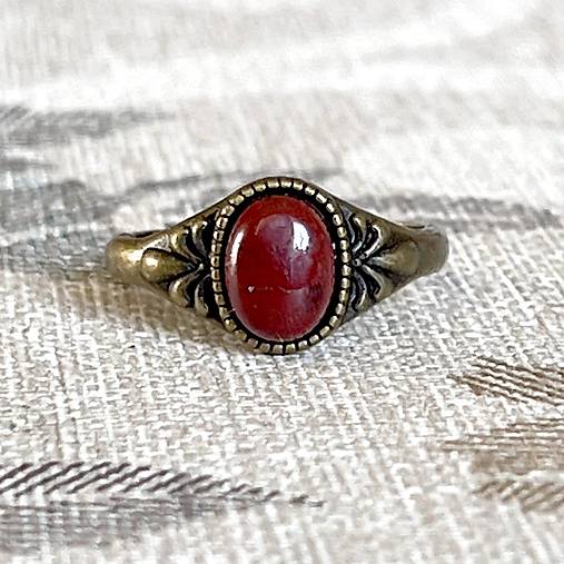 Simple Mini Bronze Gemstone Ring / Jemný bronzový prsteň s minerálom /P0013 (Jaspis červený)