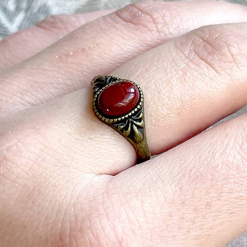 Simple Mini Bronze Gemstone Ring / Jemný bronzový prsteň s minerálom /P0013 (Jaspis červený)