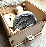 Materiál ručne robený - Svadobná pečiatka v darčekovej drevenej krabičke - 12858532_