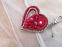 Iné šperky - Prívesok zamknuté srdce (Červená) - 12856964_