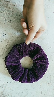 Ozdoby do vlasov - Scrunchie pletená gumička, fialová dolphy - 12864574_
