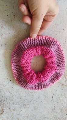 Ozdoby do vlasov - Scrunchie, pletená gumička, viacfarebne ružová - 12864605_