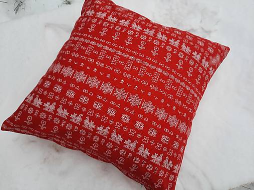 Úžitkový textil - Obliečka na vankúš vzor čičmany... (Červené s bielym vzoron 50*50 cm) - 12868219_