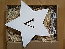 Svietidlá - Detská drevená lampa - Hviezda s iniciálou - 12878821_