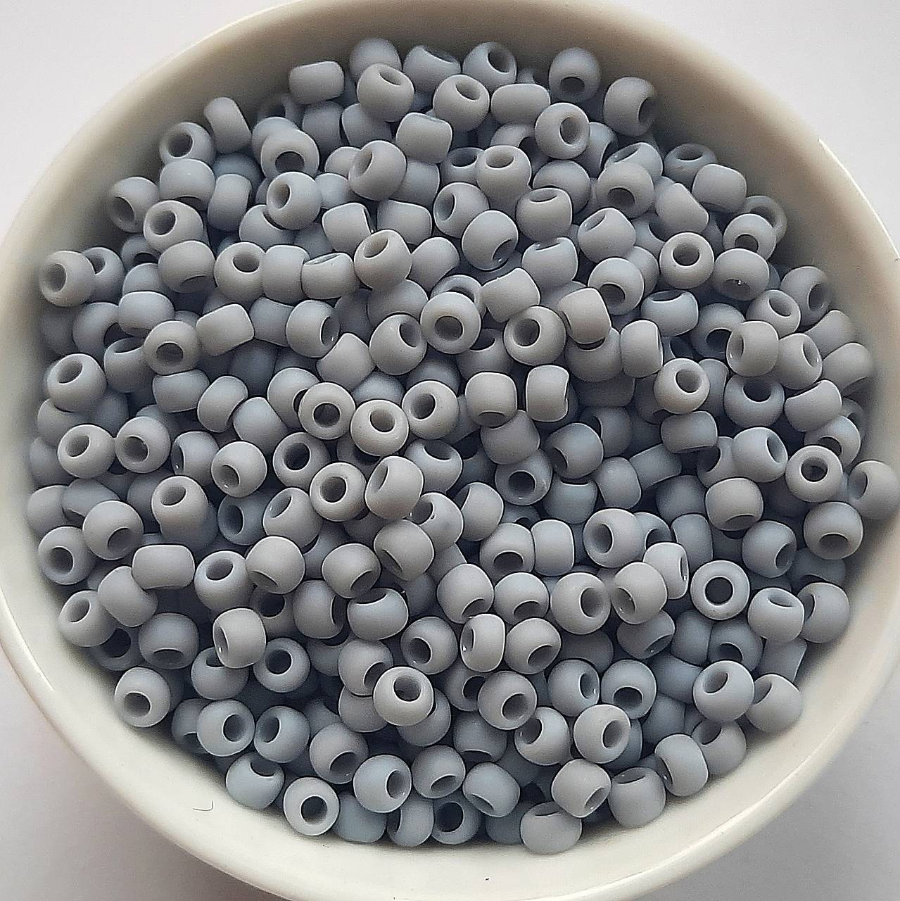 TOHO round 3mm-10g (opaque frosted gray)
