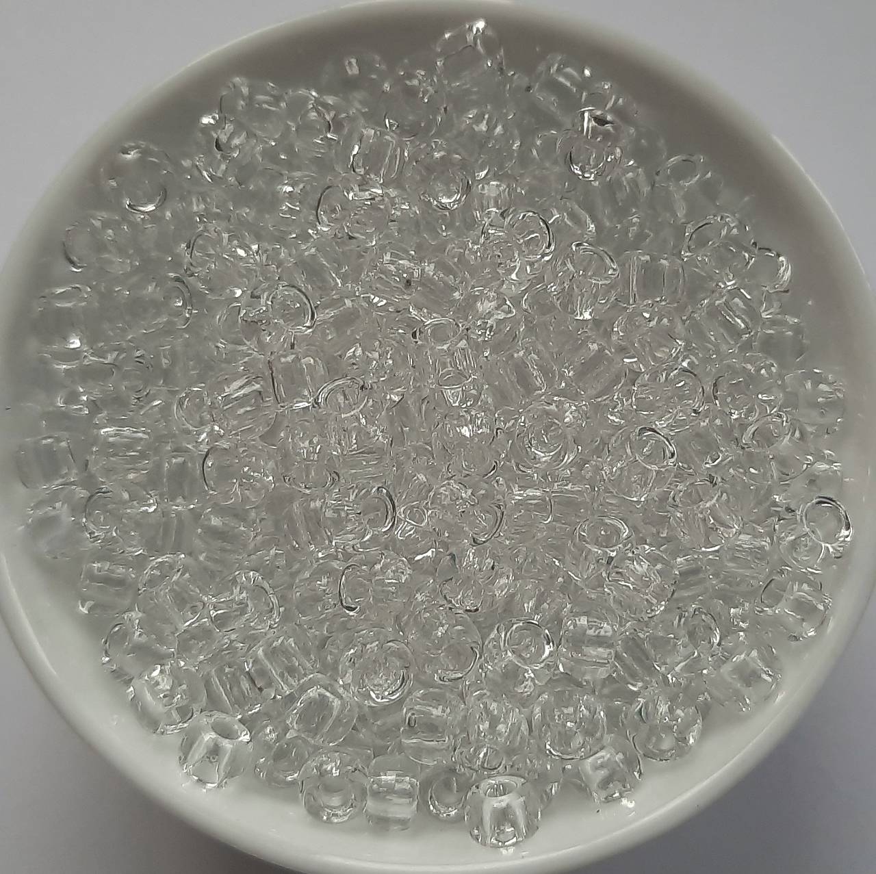 TOHO round 6/0=4mm-10g (transparent crystal)