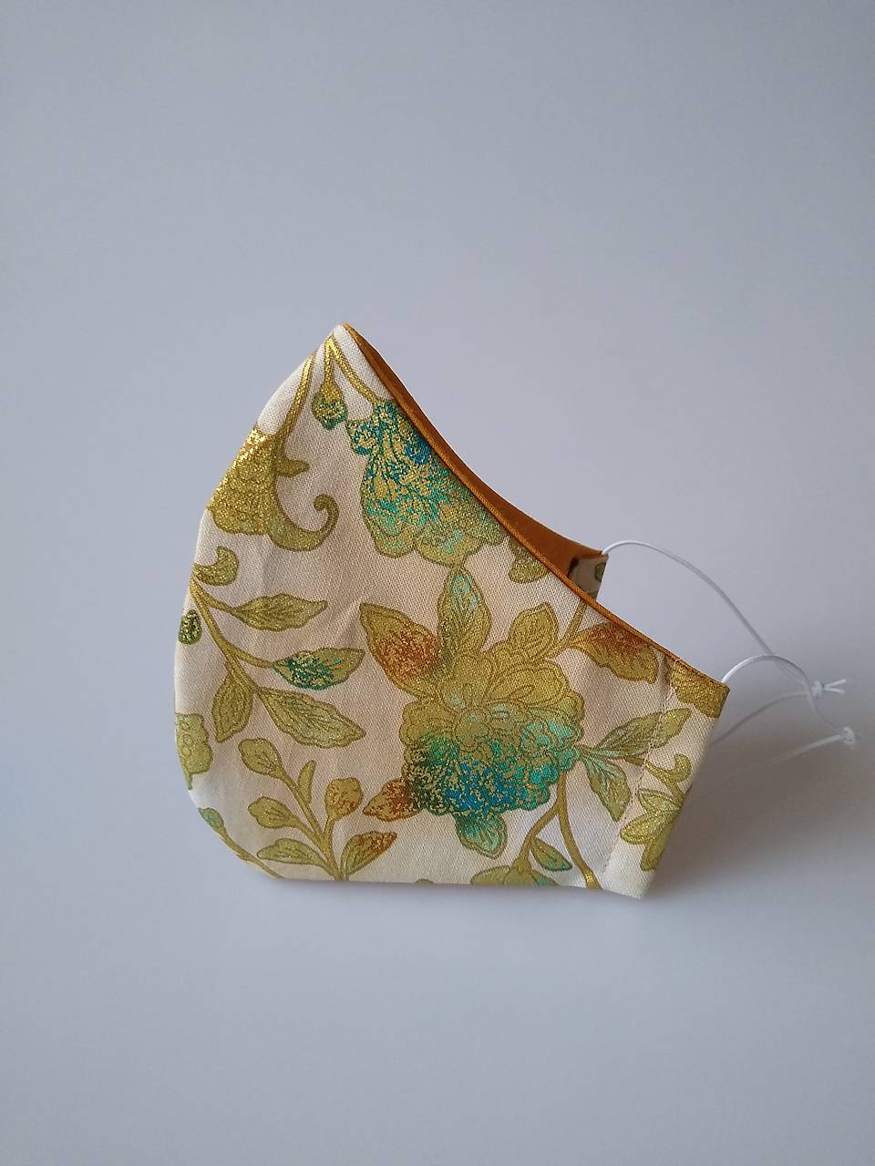 Dizajnové rúško zlaté kvety tvarované dvojvrstvové