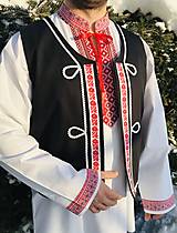 Pánske oblečenie - Pánska folklórna vesta s červenou krojovkou - 12887903_