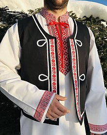 Pánske oblečenie - Pánska folklórna vesta s červenou krojovkou - 12887901_