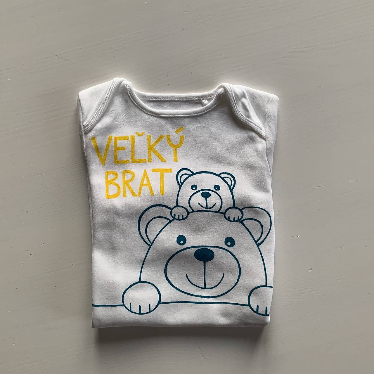 Maľovné body s macíkmi a nápisom "VEĽKÝ BRAT"