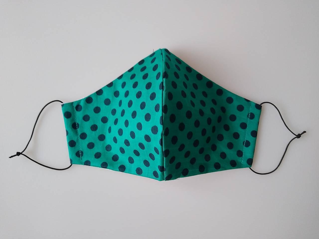 Dizajnové rúško bodka čierno zelená tvarované dvojvrstvové