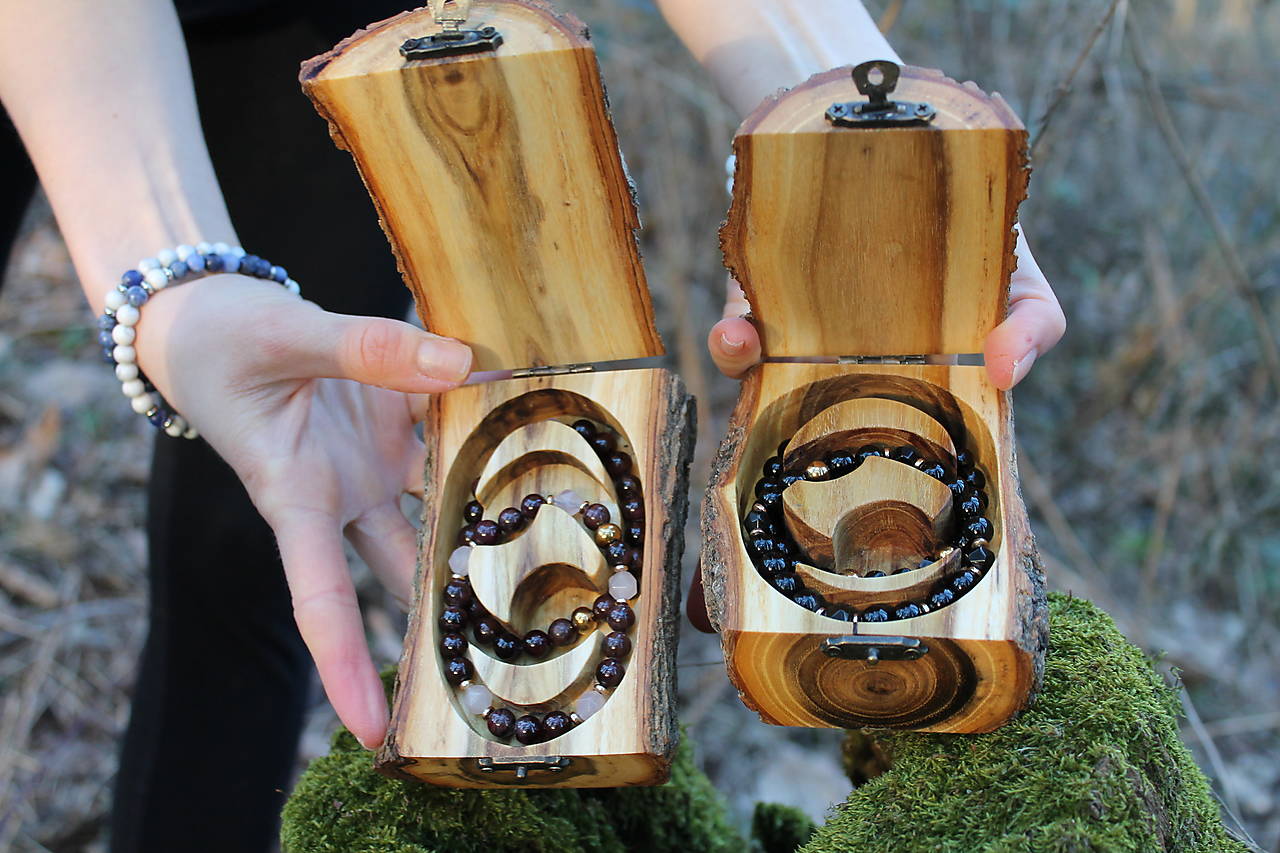 Drevená darčeková krabička na Partnerské náramky